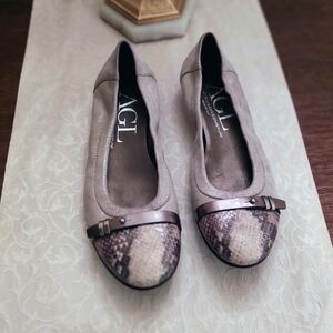AGL Women's Taupe Ballet Flats with Snakeskin Toe Size 39 Italian